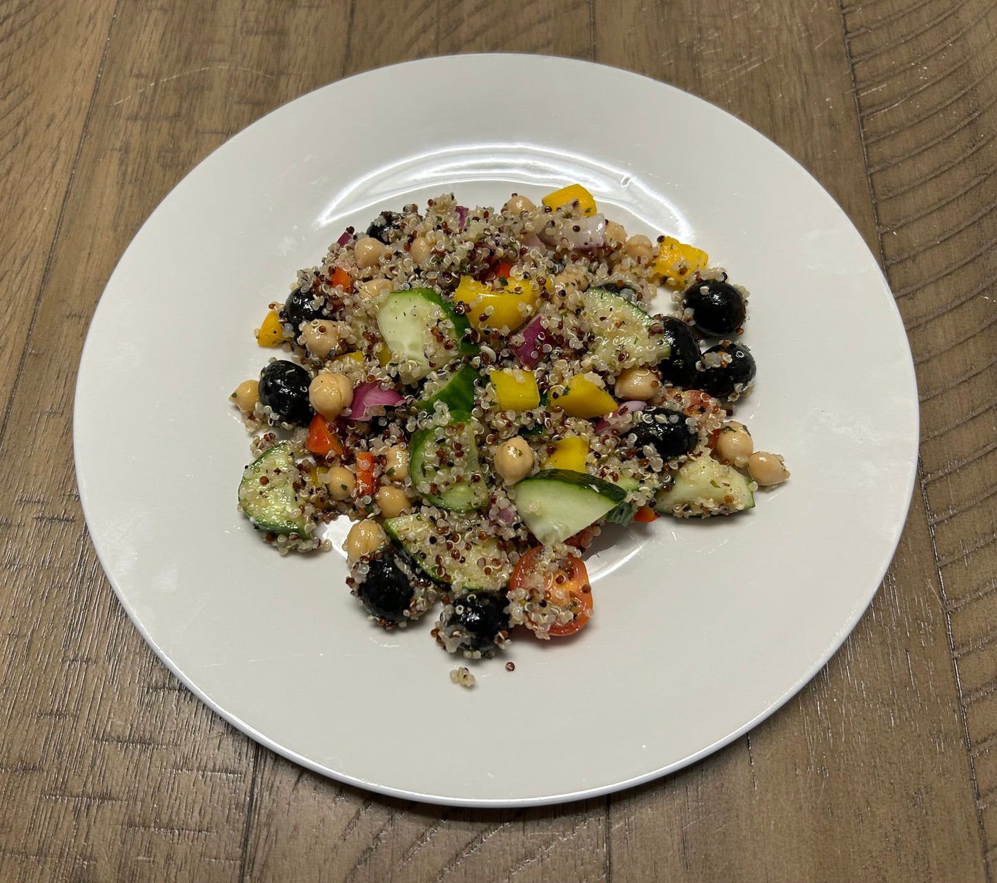Mediterranean Quinoa Salad (Vegan)